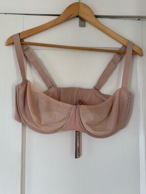 Skims No Show Balconette Bra 38DD